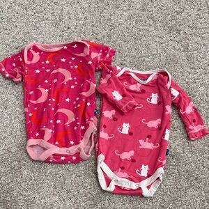 ^(2) KicKee Pants Onesies: Pink Kittens w/Yarn & Moon Stars